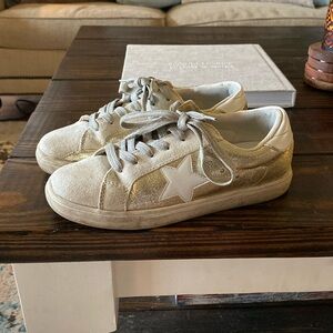 Party sneakers size 6.5